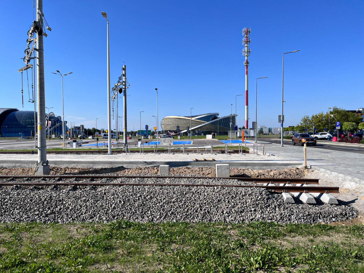 Budowa linii kolejowej z Rzeszowa na lotnisko w Jasionce [sierpień 2023]